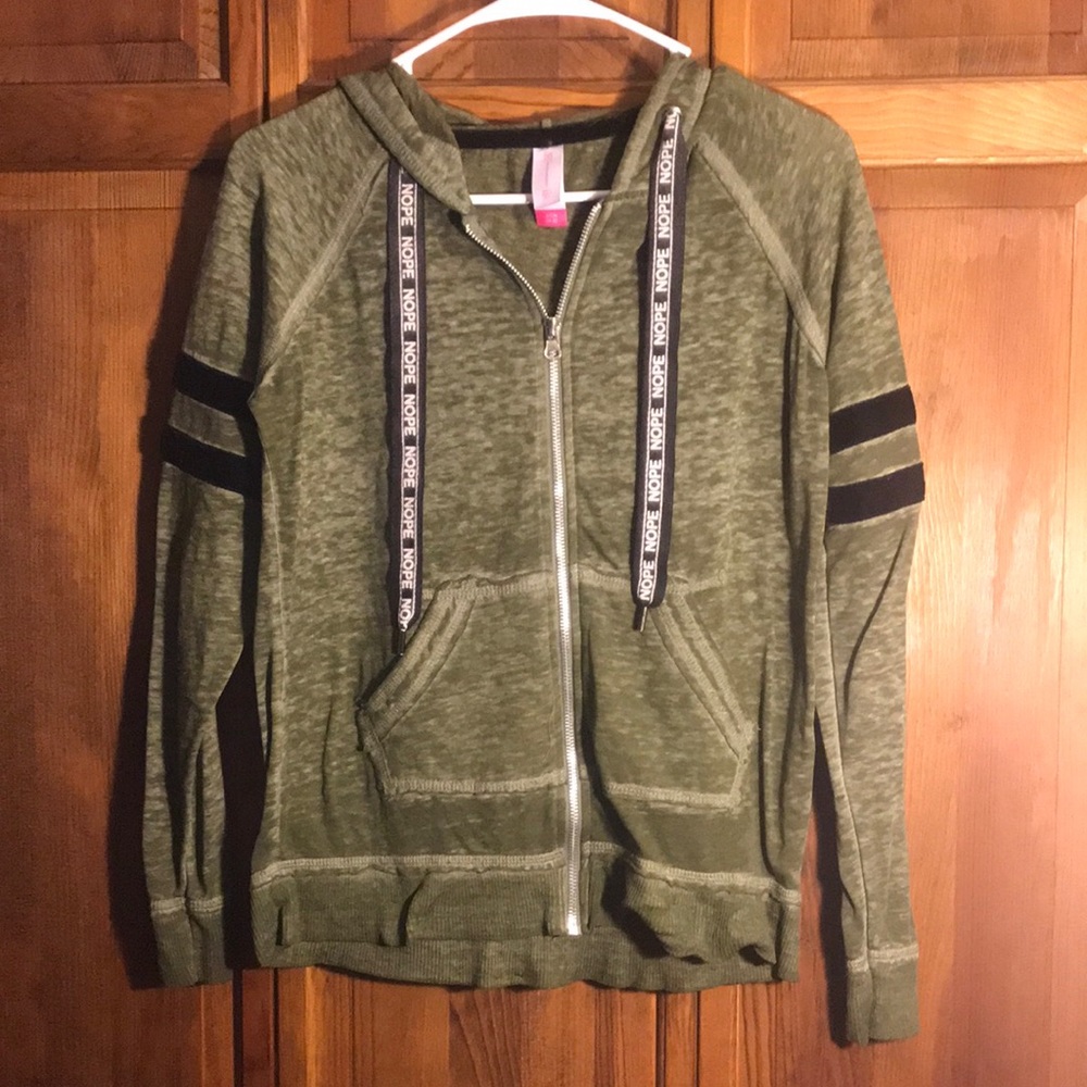 No Boundaries lightly worn zipper lightweight hoodie